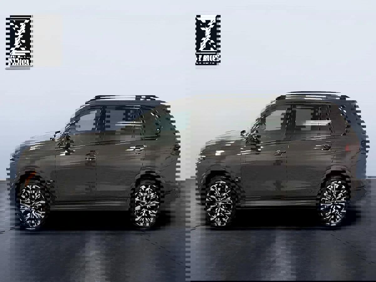 Used 2023 BMW X7 M60i image 5