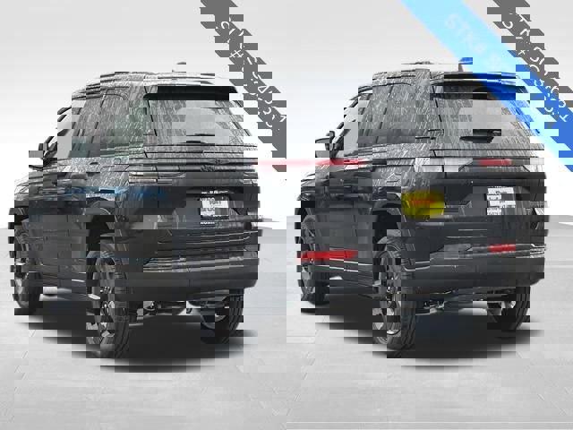 New 2025 Jeep Grand Cherokee Limited w/ Black Appearance Package AWD/4WD image 4