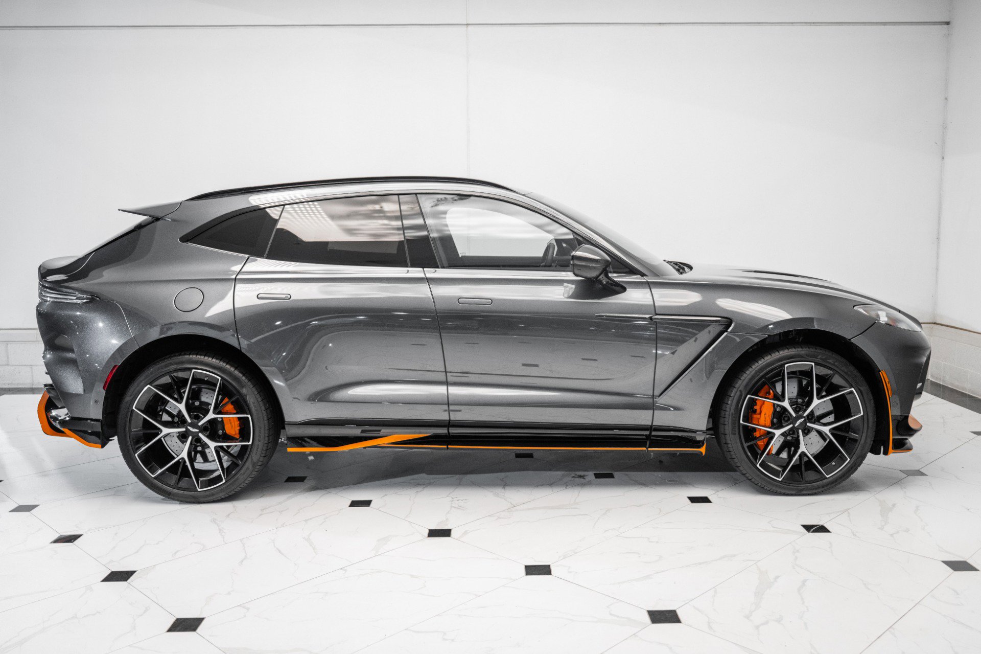 Used 2025 Aston Martin DBX 707 image 50