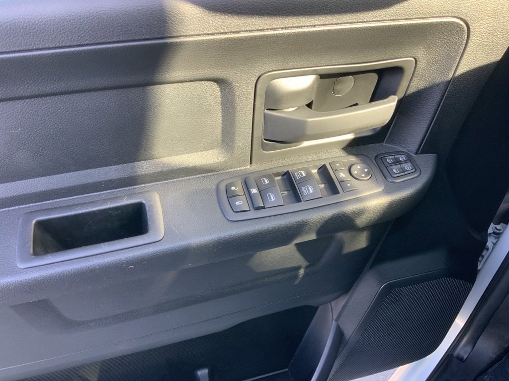 Used 2024 RAM 3500 Tradesman w/ Chrome Appearance Group image 14