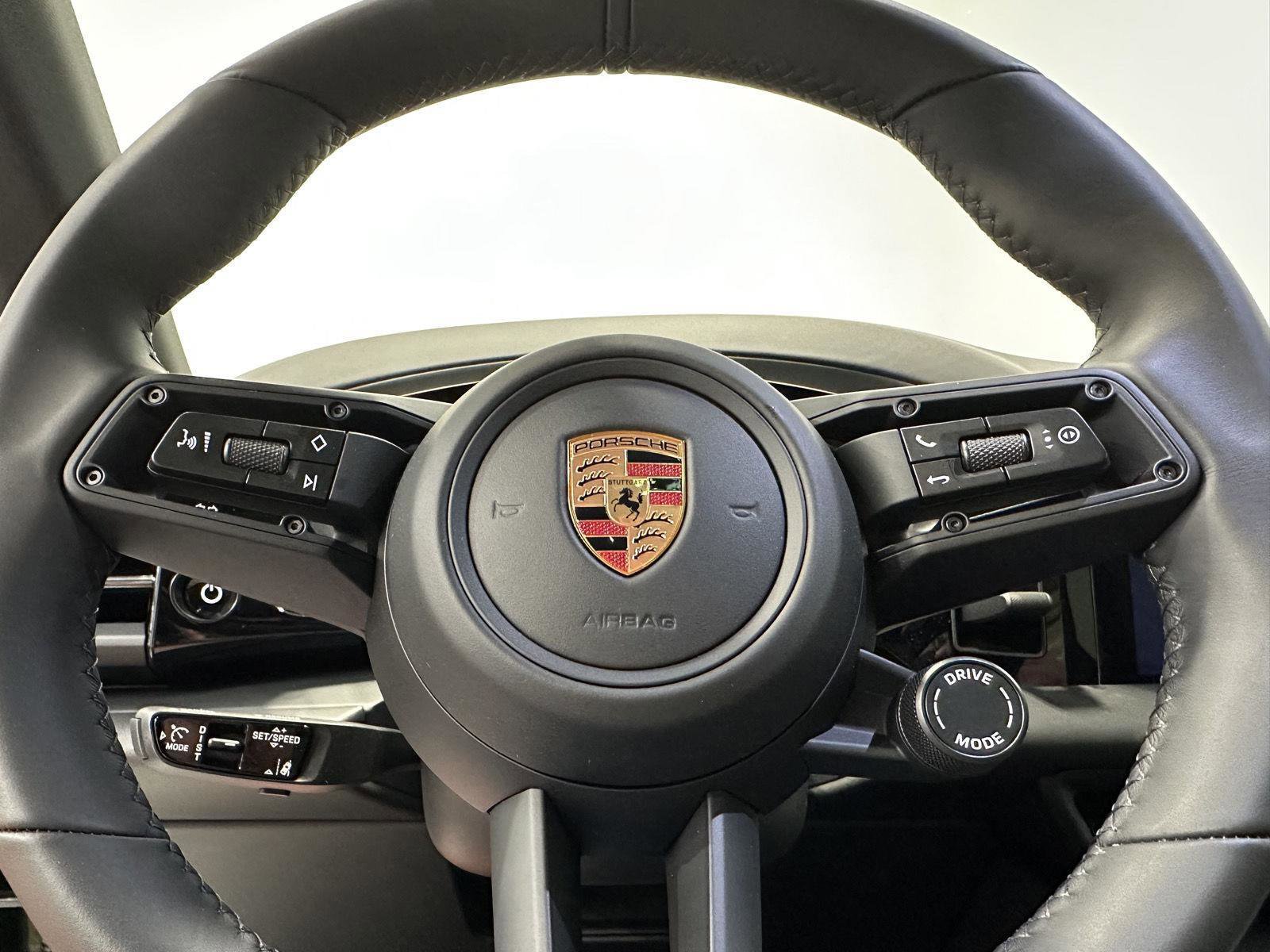 New 2025 Porsche Macan 4S Electric AWD/4WD image 25