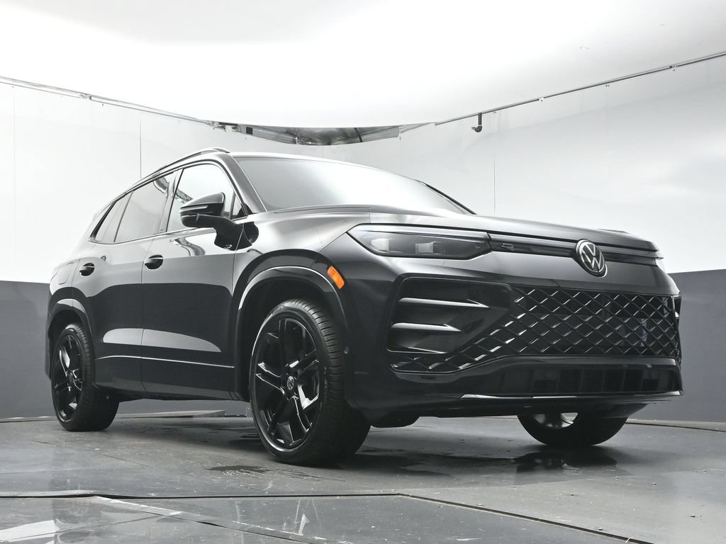 New 2026 Volkswagen Tiguan SE R-Line FWD image 36