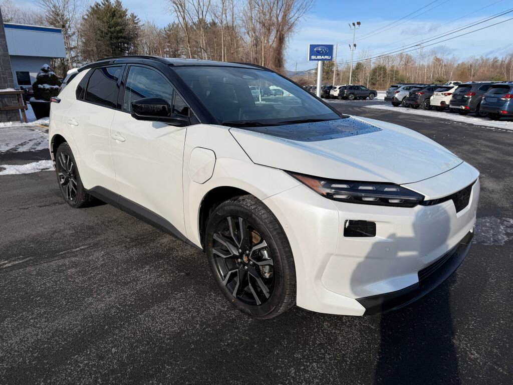 New 2026 Subaru Solterra image 3