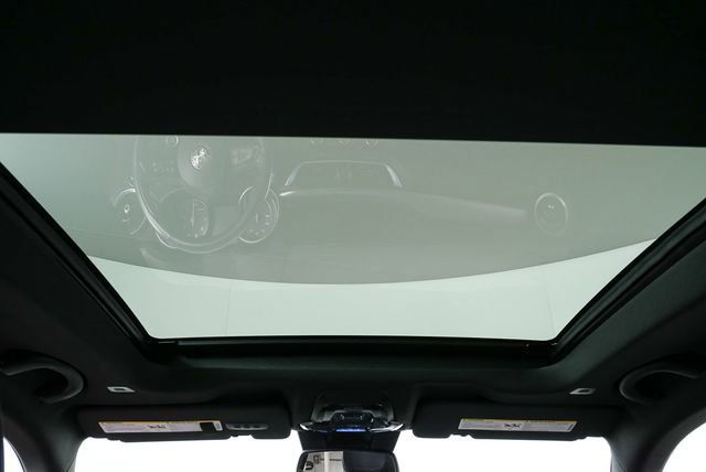 Used 2023 Alfa Romeo Stelvio Veloce image 4