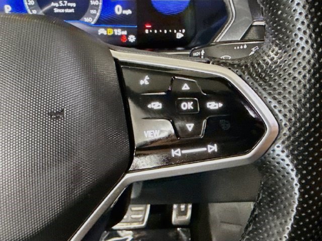 Used 2022 Volkswagen Tiguan SE R-Line FWD image 14