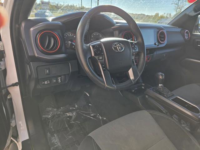 Used 2021 Toyota Tacoma TRD Off-Road image 9
