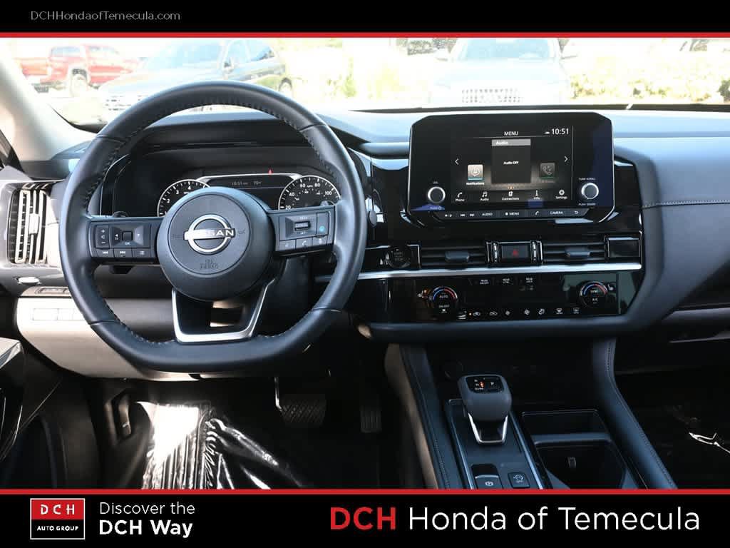 Used 2025 Nissan Pathfinder SV FWD image 8