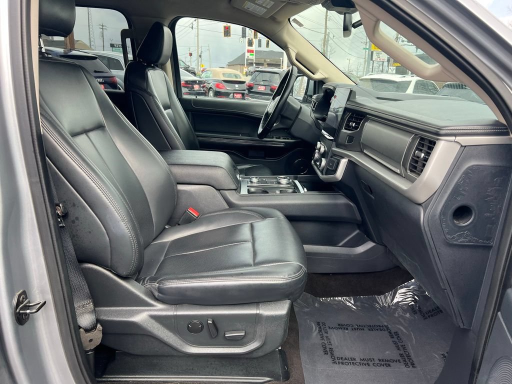 Used 2023 Ford Expedition Max XLT AWD/4WD image 30