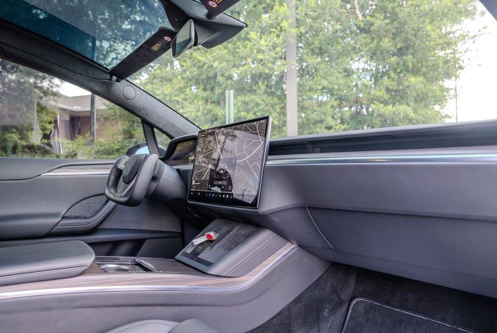 Used 2023 Tesla Model X image 23