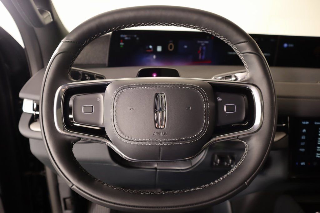 New 2025 Lincoln Navigator Reserve w/ Jet Appearance Package image 3