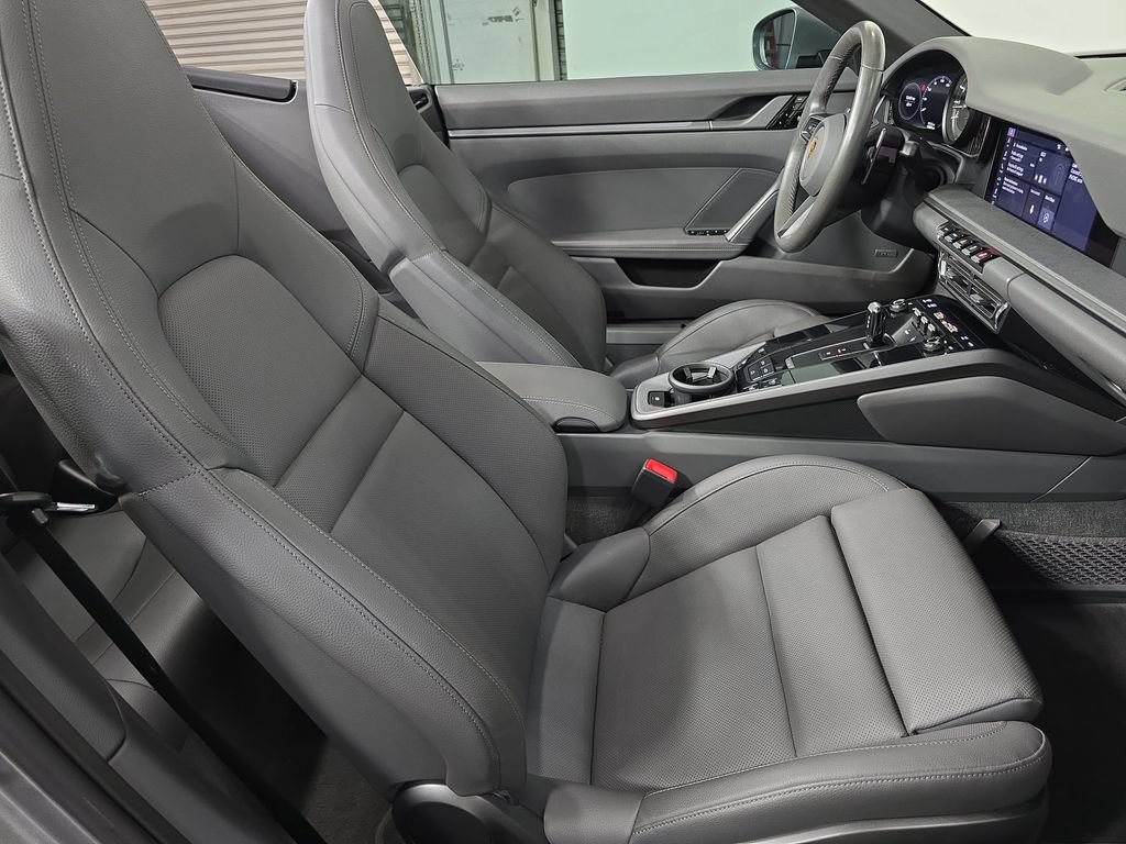 Used 2021 Porsche 911 Carrera RWD image 27