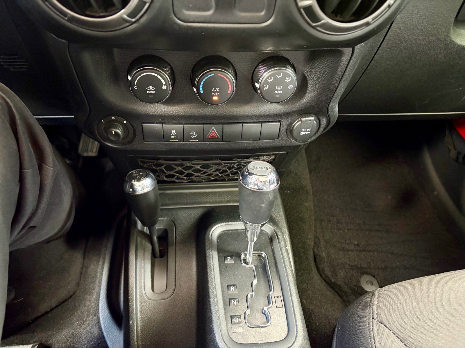 Used 2018 Jeep Wrangler Sport AWD/4WD image 19