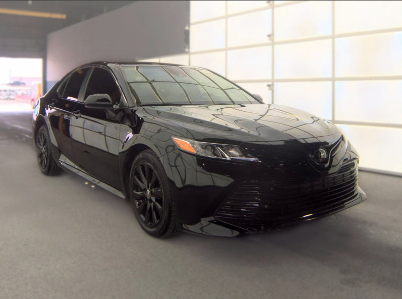 Used 2020 Toyota Camry LE FWD image 5