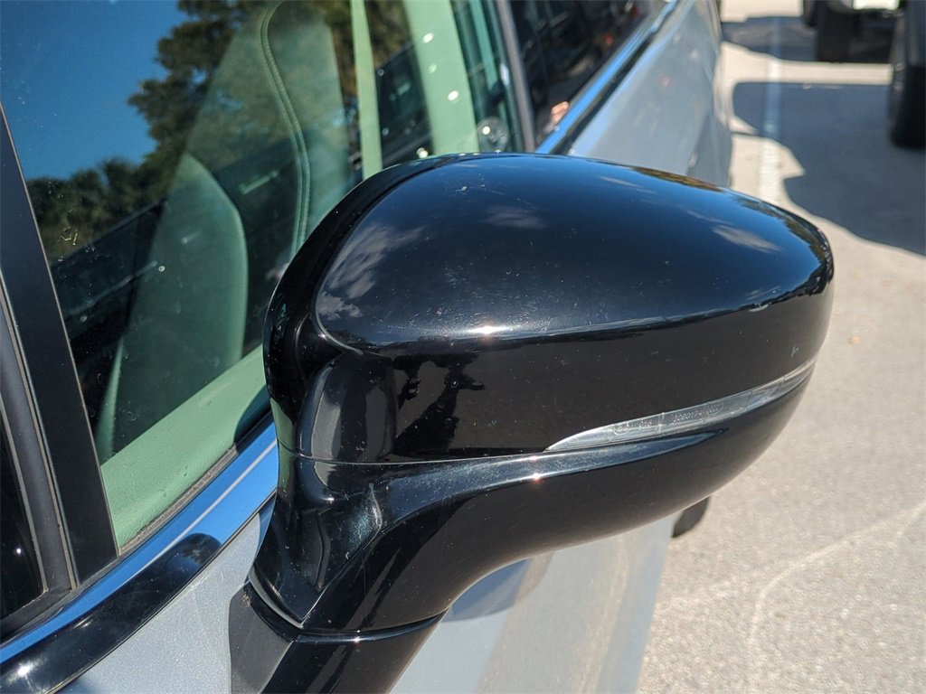 Used 2024 Chrysler Pacifica Touring-L image 13