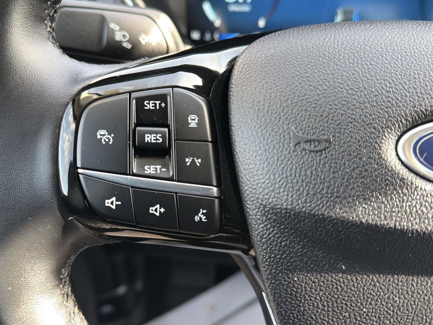 Used 2025 Ford Escape Platinum image 20