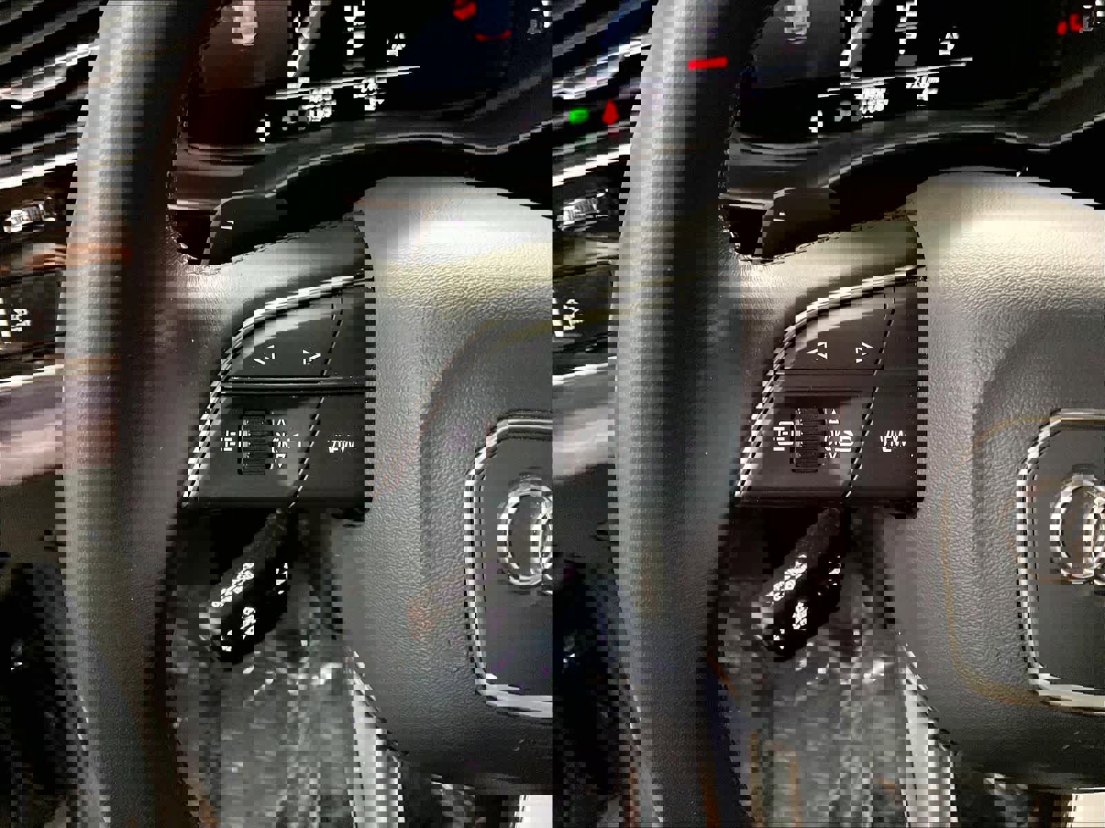 Used 2023 Audi Q8 Prestige image 21