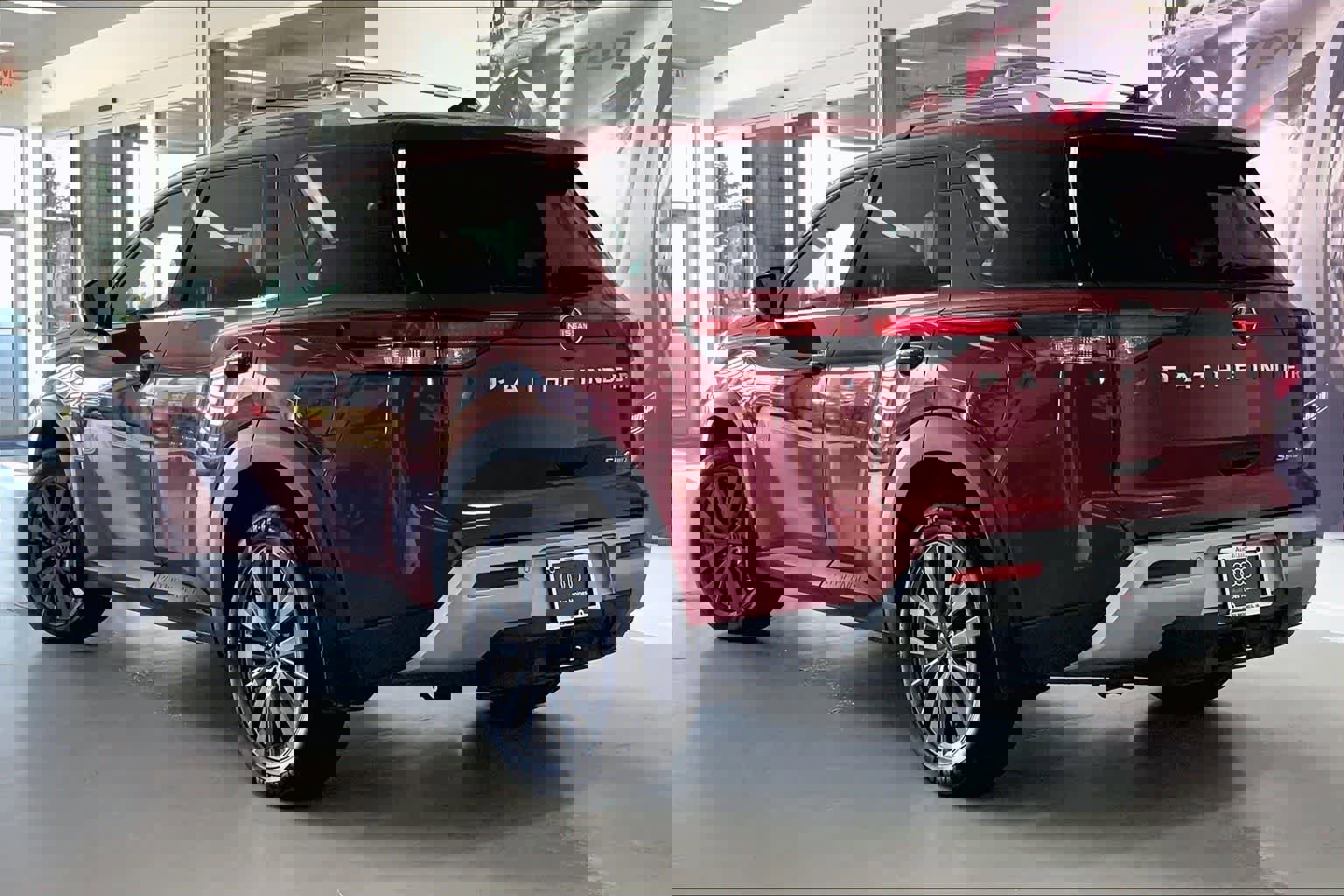 Used 2023 Nissan Pathfinder SL w/ SL Premium Package image 4