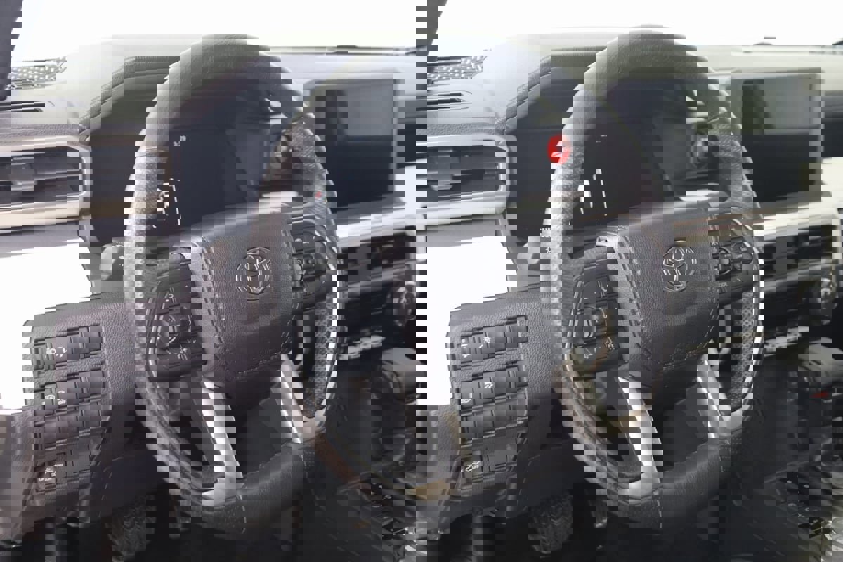 Used 2024 Toyota Tacoma TRD Off-Road image 6