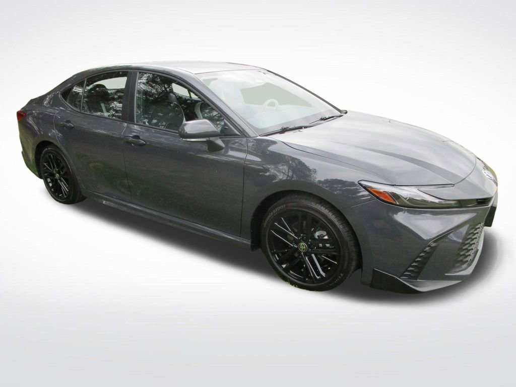 Used 2025 Toyota Camry SE image 5