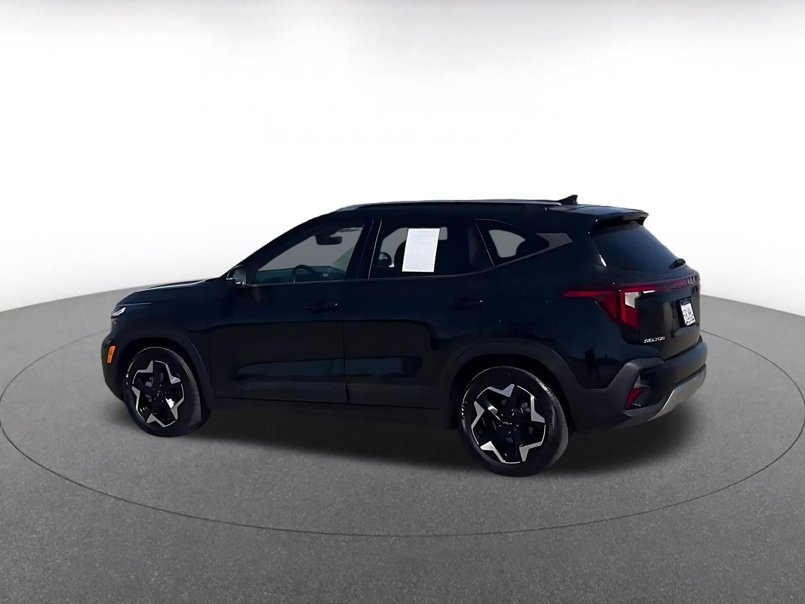 Used 2025 Kia Seltos S FWD image 10
