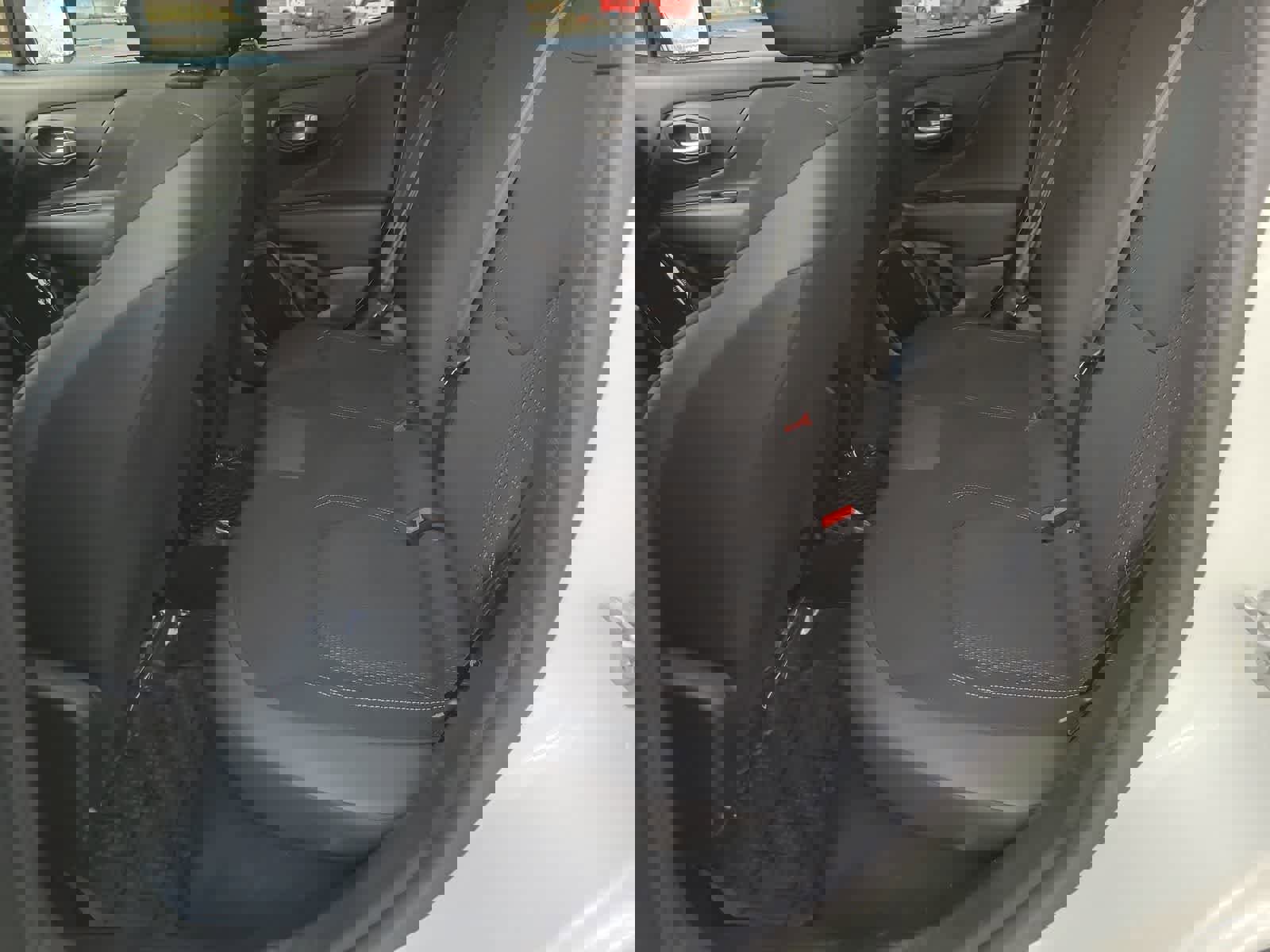 Used 2023 Jeep Renegade Altitude w/ Sun/Sound Group image 21