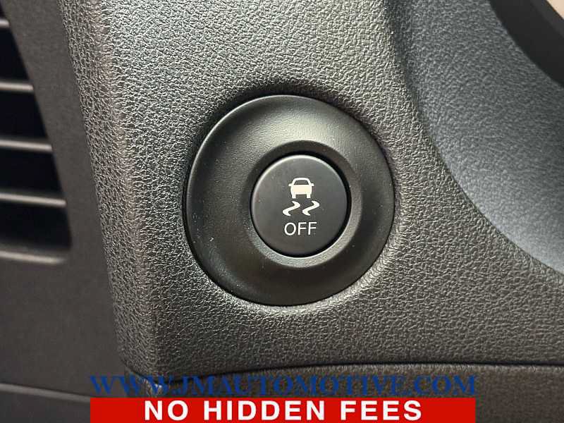 Used 2016 Nissan 370Z Coupe RWD image 20