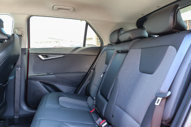 Certified 2025 Kia Niro EX FWD image 19