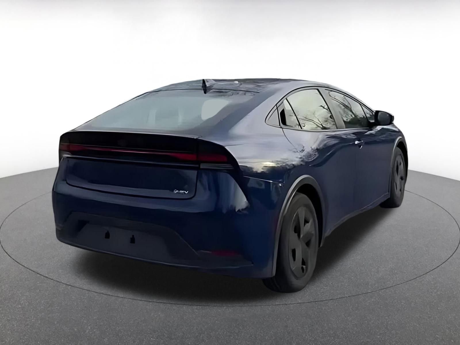 Used 2025 Toyota Prius LE image 10