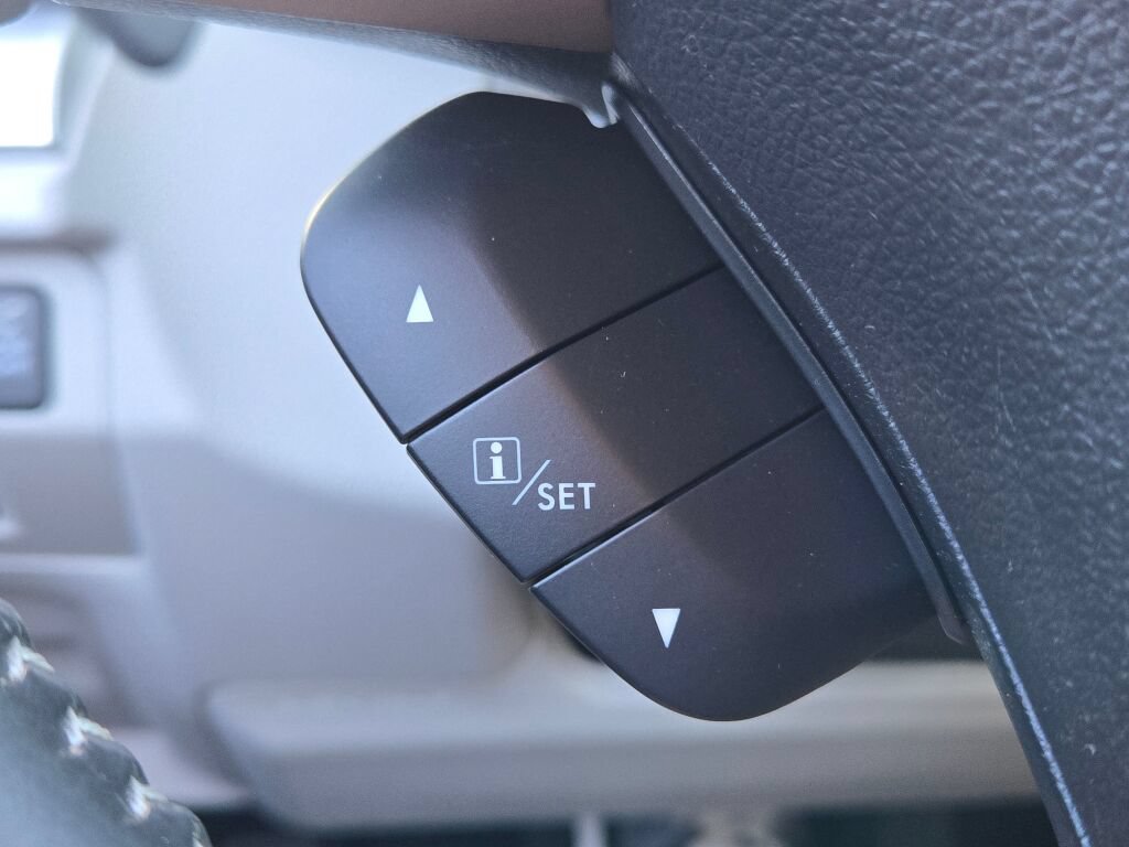 Used 2016 Subaru Forester 2.5i Touring w/ Eyesight & Navigation System AWD/4WD image 33