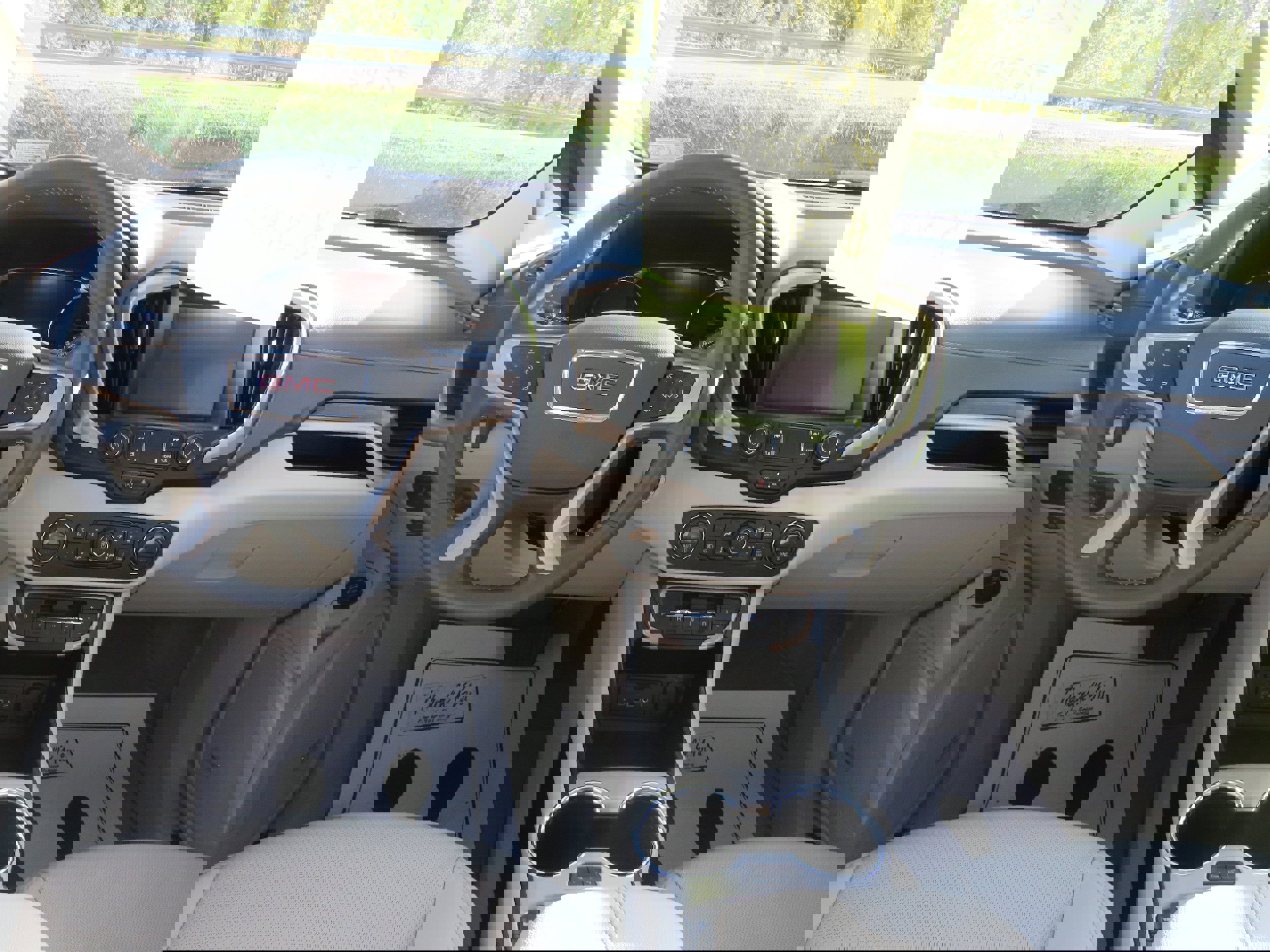 Used 2022 GMC Terrain Denali w/ Denali Premium Package image 9