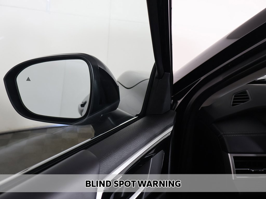 New 2025 Mitsubishi Outlander SE image 7