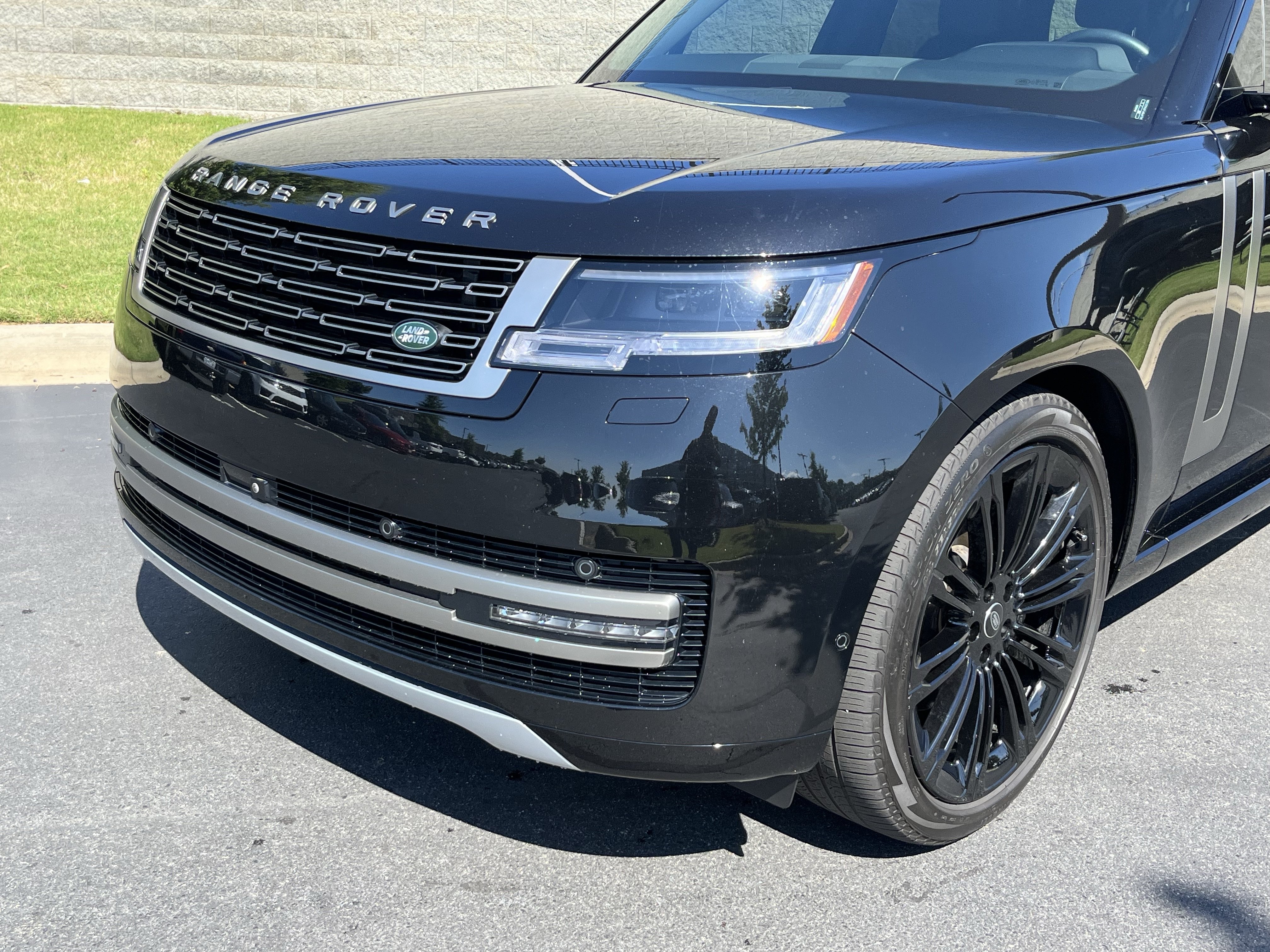 Certified 2024 Land Rover Range Rover Long Wheelbase SE AWD/4WD image 11