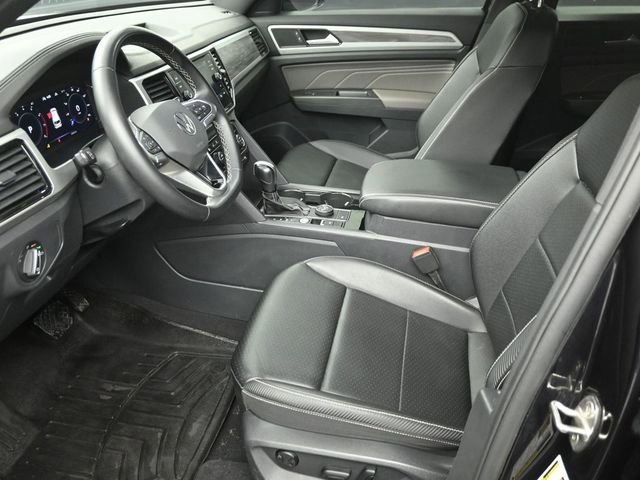 Used 2022 Volkswagen Atlas Cross Sport SE w/ Black Wheel Package image 10