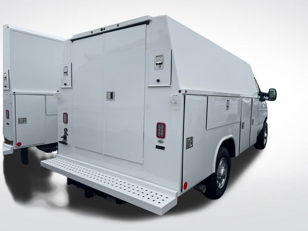 New 2026 Ford E-350 and Econoline 350 Super Duty w/ Power Equipment Group RWD image 6