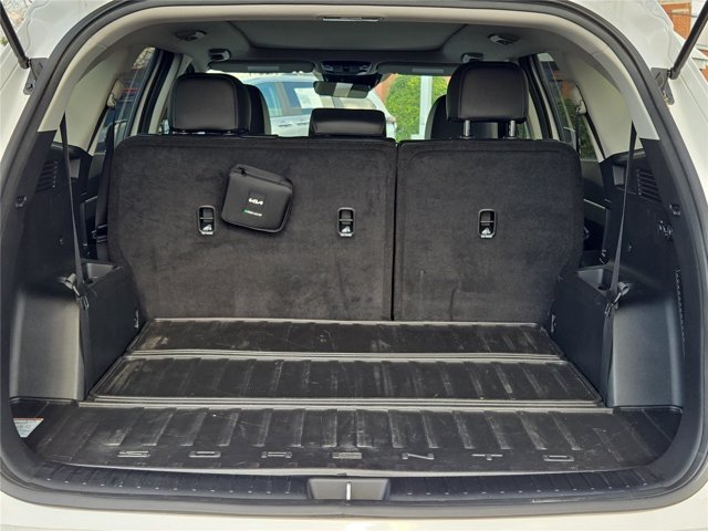 Used 2025 Kia Sorento S w/ Panoramic Sunroof Package FWD image 24
