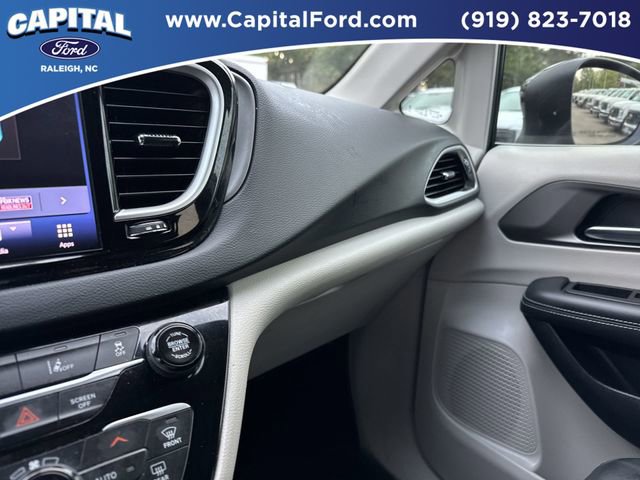 Used 2023 Chrysler Pacifica Touring-L FWD image 29