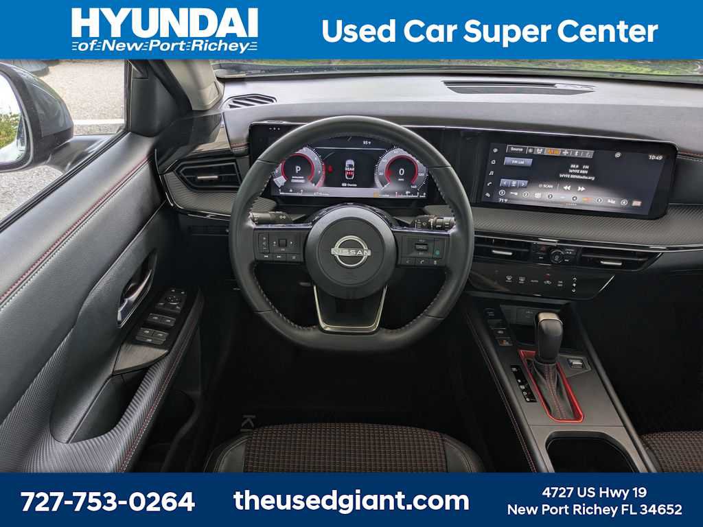Used 2025 Nissan Kicks SR FWD image 18