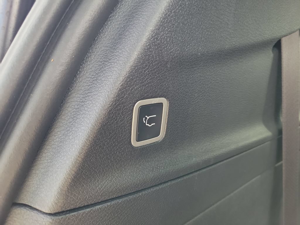 Used 2025 Chrysler Pacifica Select FWD image 11
