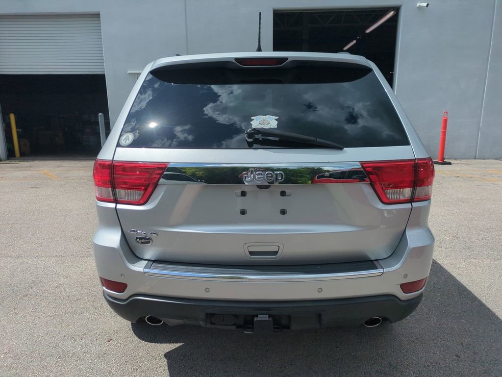 Used 2013 Jeep Grand Cherokee Overland w/ Advance Technology Group AWD/4WD image 7