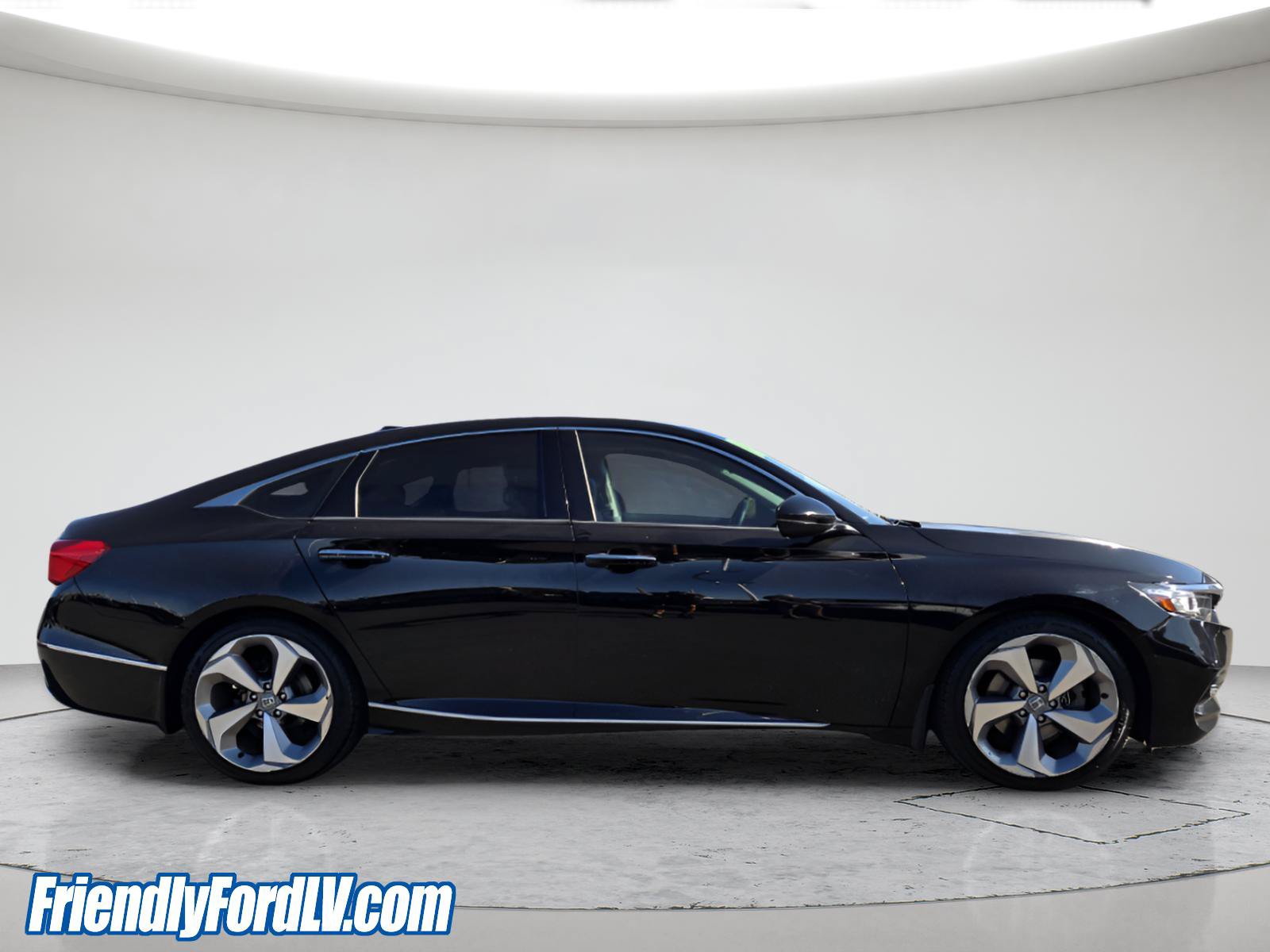 Used 2018 Honda Accord Touring image 7