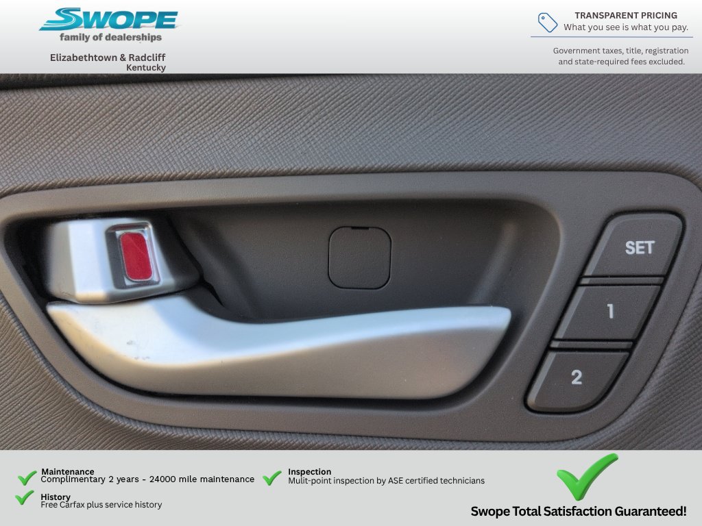 Used 2017 Hyundai Santa Fe Limited AWD/4WD image 16