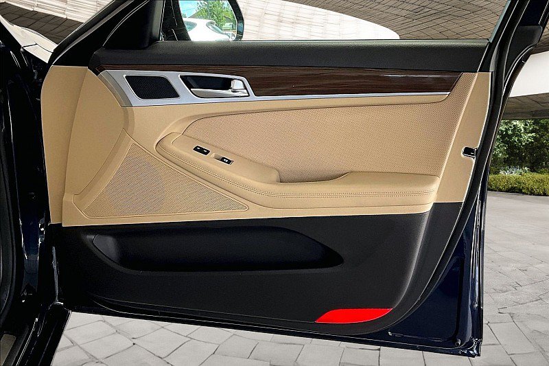 Used 2020 Genesis G80 3.8 RWD image 15