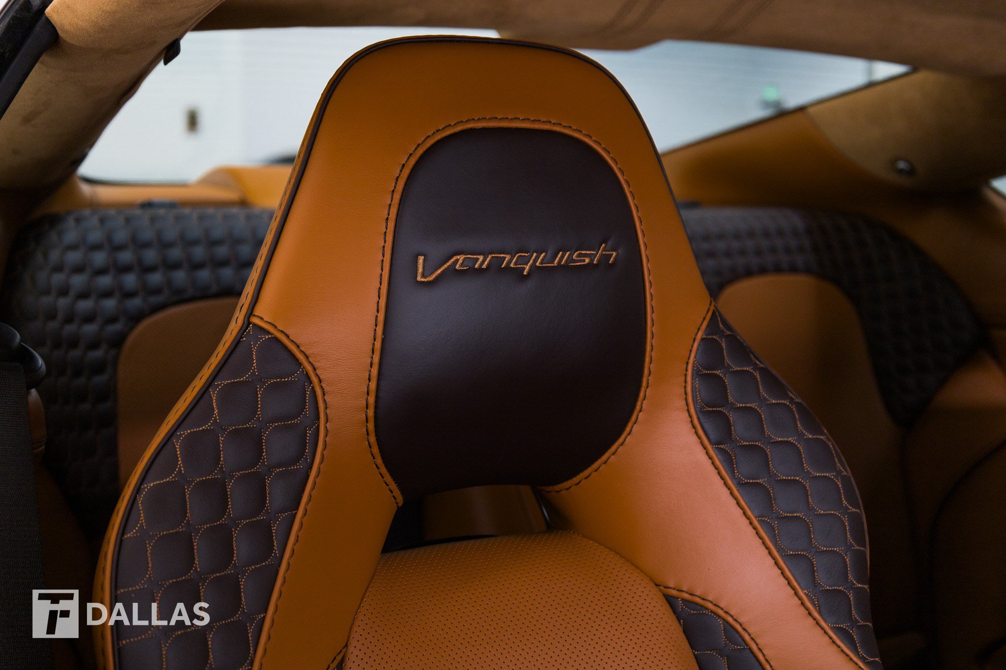 Used 2014 Aston Martin Vanquish Coupe RWD image 40