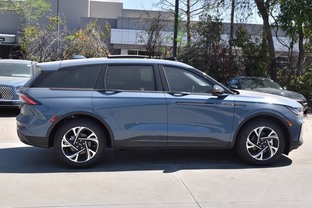 New 2026 Lincoln Nautilus Premier w/ Equipment Group 102A AWD/4WD image 12
