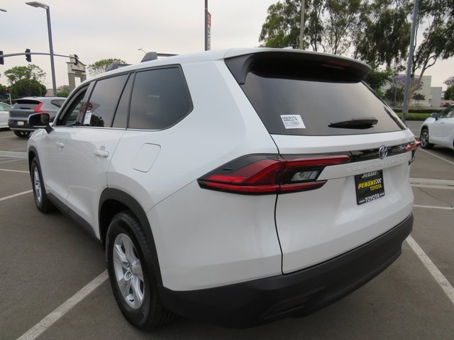 New 2026 Toyota Grand Highlander LE image 8