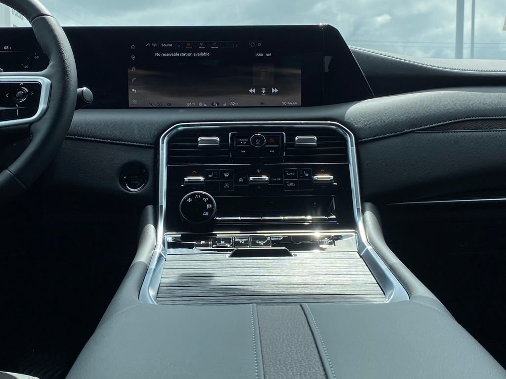 New 2025 Nissan Armada SL w/ Captain's Chari Seat Package image 26