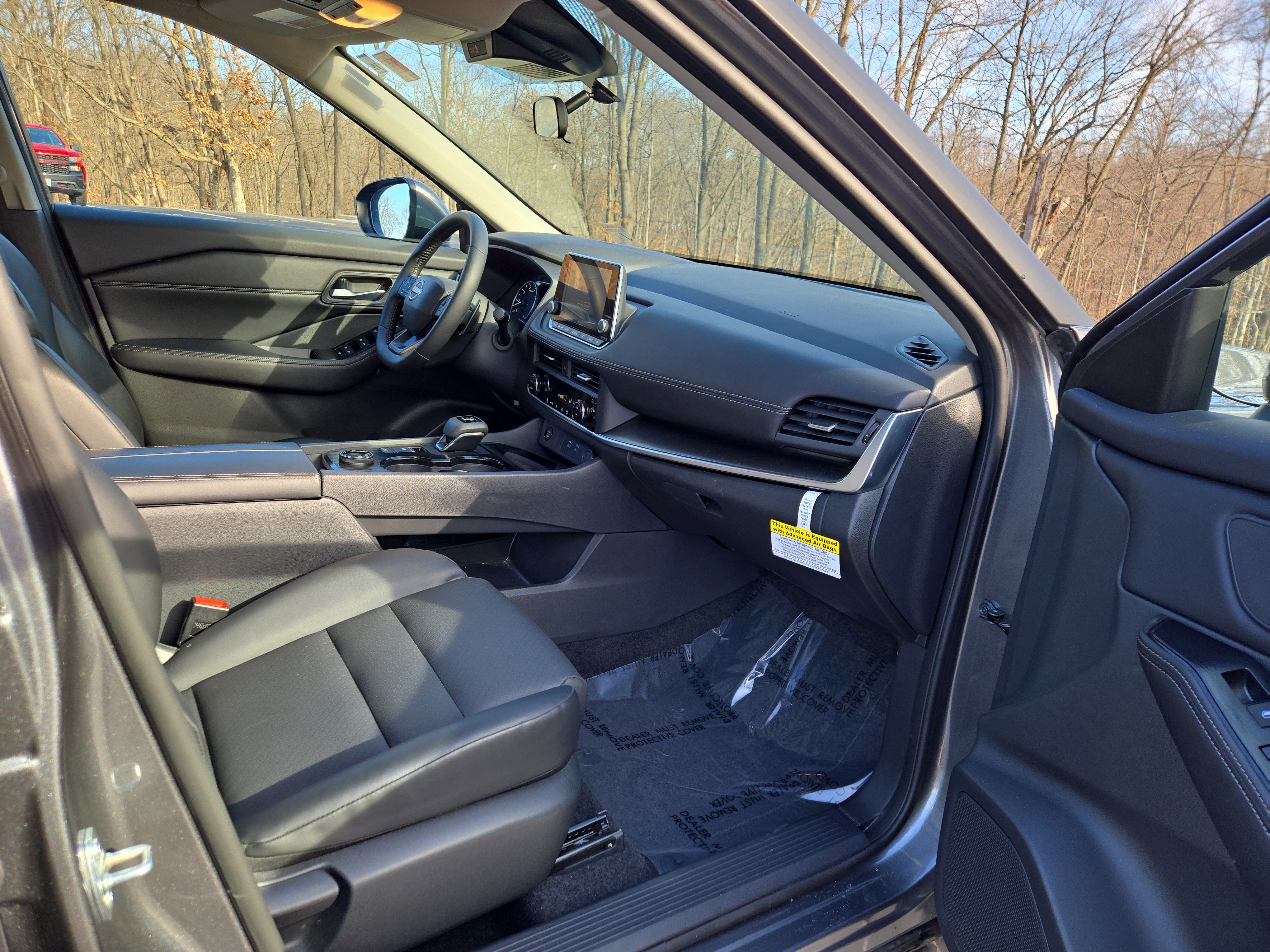 Certified 2025 Nissan Rogue SV w/ SV Premium Package image 24