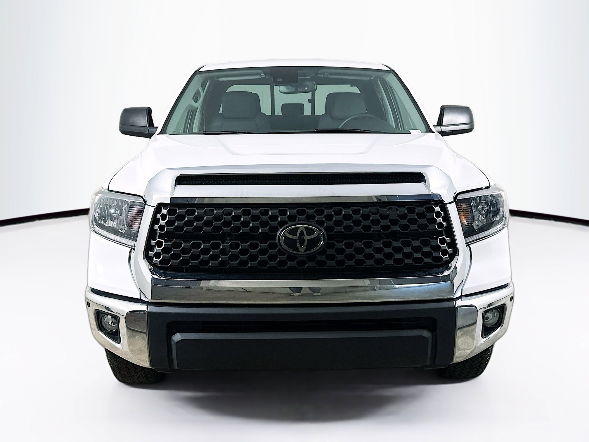 Used 2021 Toyota Tundra SR5 RWD image 2