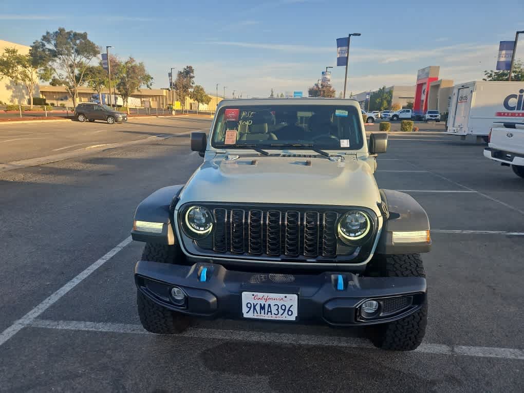 Used 2024 Jeep Wrangler Unlimited AWD/4WD image 2