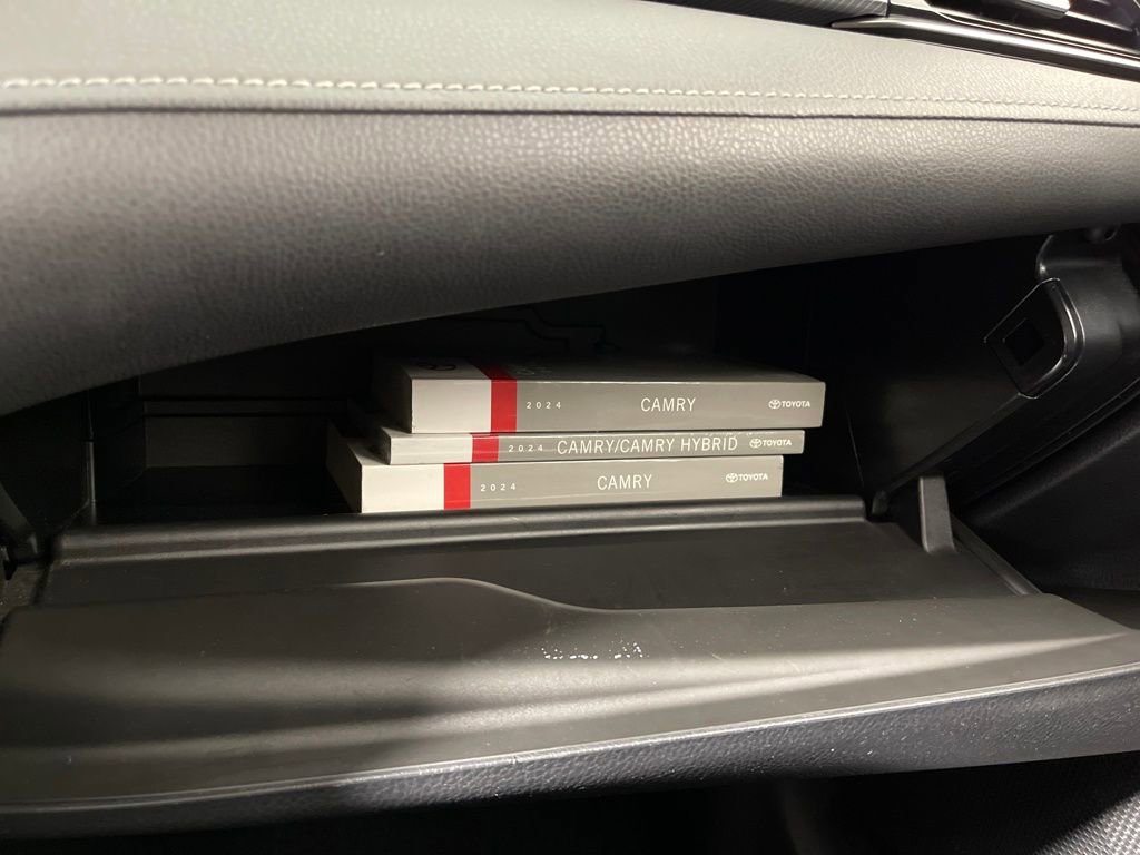 Used 2024 Toyota Camry SE image 25